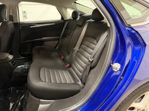 Used 2014 Ford Fusion SE FWD image 10