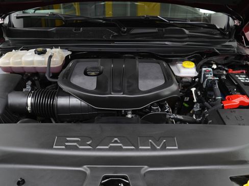 Used 2025 RAM 1500 Big Horn AWD/4WD image 32