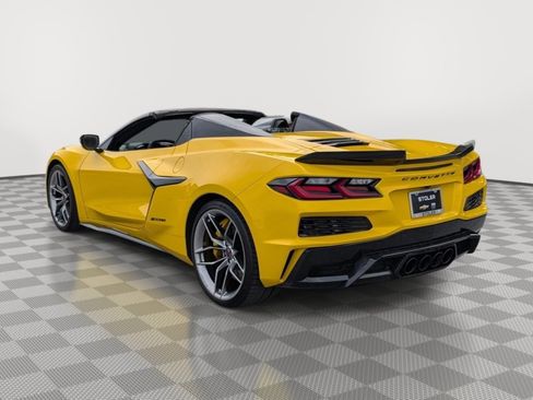 Used 2025 Chevrolet Corvette Z06 w/ Stealth Interior Trim Package RWD image 3