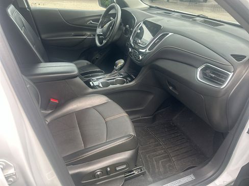 Used 2023 Chevrolet Equinox Premier FWD image 13