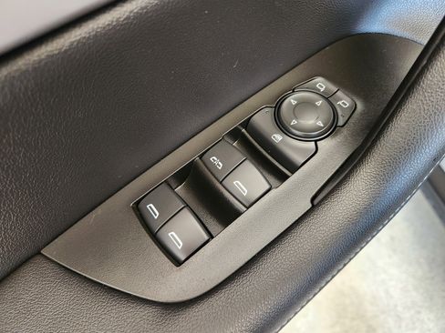 Used 2025 Chevrolet Blazer LT FWD image 24