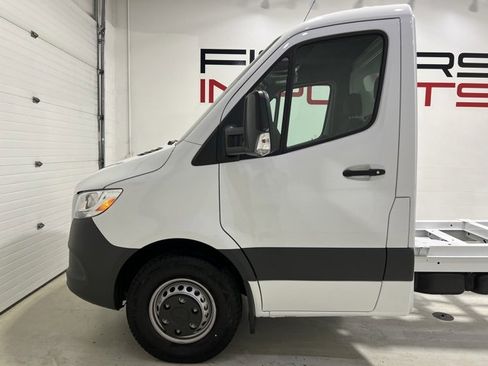 Used 2023 Mercedes-Benz Sprinter 3500 image 13