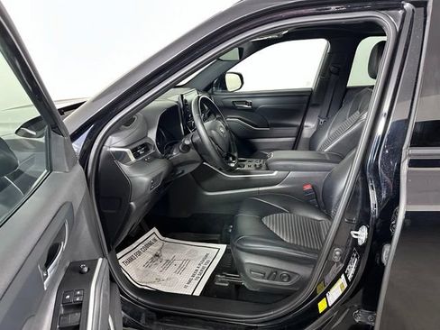 Used 2021 Toyota Highlander XSE AWD/4WD image 22