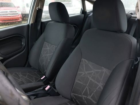 Used 2011 Ford Fiesta SE w/ Super Fuel Economy Pkg FWD image 12