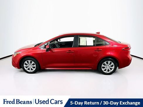 Used 2021 Toyota Corolla LE image 5