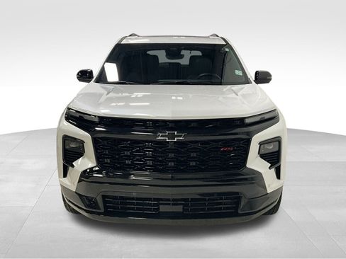 Used 2024 Chevrolet Traverse RS image 2