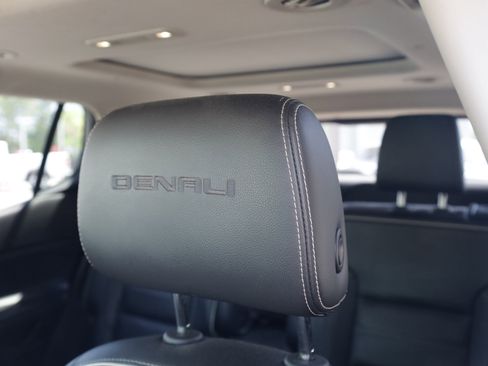Used 2019 GMC Acadia Denali w/ Technology Package AWD/4WD image 26