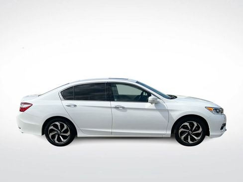 Used 2016 Honda Accord EX-L image 9