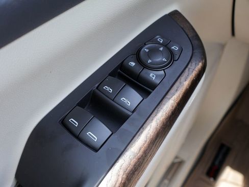 Used 2023 GMC Acadia Denali w/ Denali Ultimate Package FWD image 19