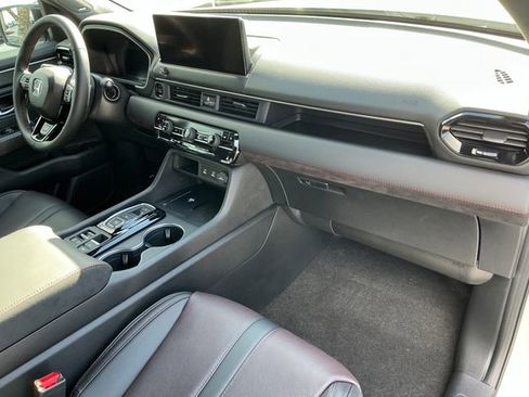 New 2026 Honda Pilot Black Edition image 16