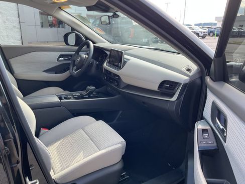 Used 2023 Nissan Rogue SV AWD/4WD image 15