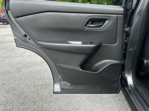 Used 2024 Nissan Rogue S AWD/4WD image 23