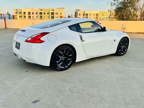Used 2017 Nissan 370Z Coupe RWD image 10