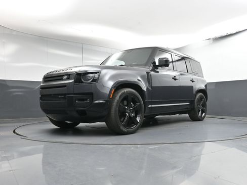 Used 2023 Land Rover Defender 110 X-Dynamic SE image 31