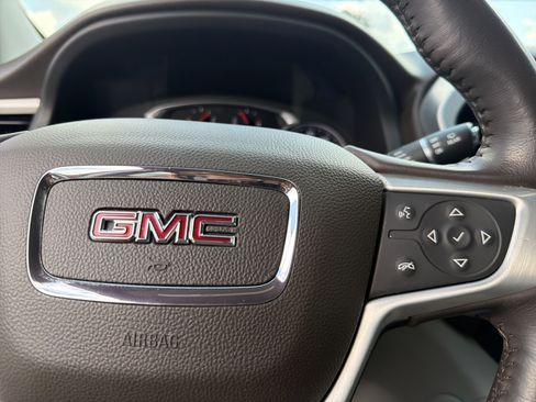 Used 2021 GMC Acadia SLT w/ Trailering Package FWD image 14
