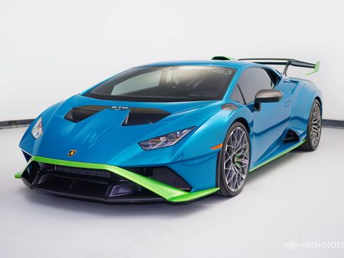 Used 2022 Lamborghini Huracan STO image 2