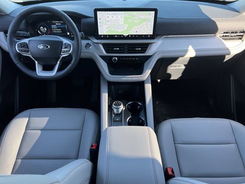 New 2026 Ford Explorer Active w/ Active Comfort Package RWD image 2
