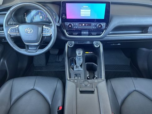 Certified 2026 Toyota Grand Highlander FWD image 12