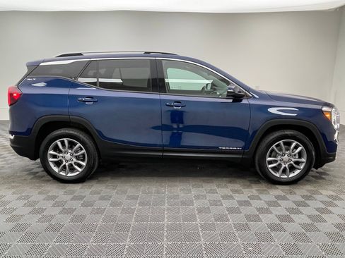 Used 2022 GMC Terrain SLT w/ Infotainment Package II AWD/4WD image 7