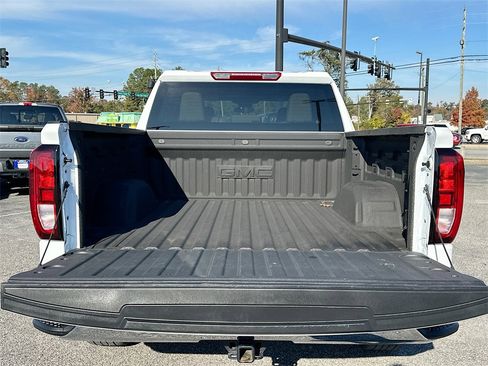Used 2025 GMC Sierra 1500 SLE image 16