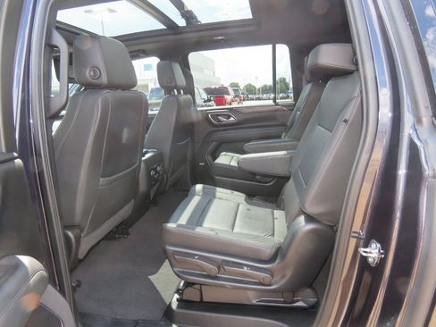 Used 2024 Chevrolet Suburban Z71 w/ Luxury Package AWD/4WD image 21