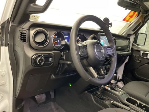 Certified 2023 Jeep Wrangler Unlimited Sport image 18