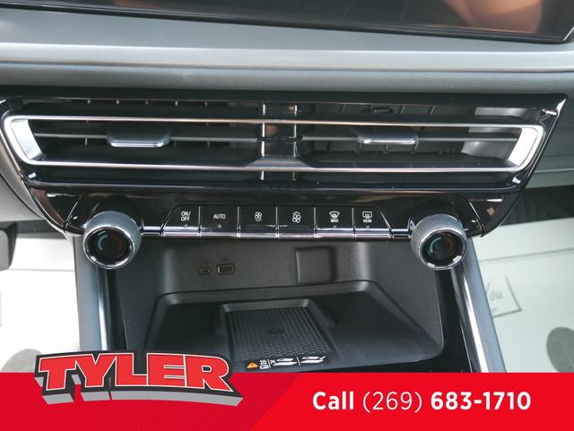New 2027 Chevrolet Traverse LT w/ Driver Confidence Package AWD/4WD image 31