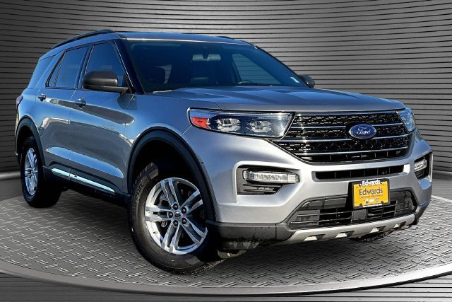 Used 2020 Ford Explorer XLT w/ Equipment Group 202A AWD/4WD image 3
