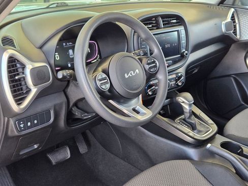 Used 2023 Kia Soul LX w/ Option Group 015 image 10