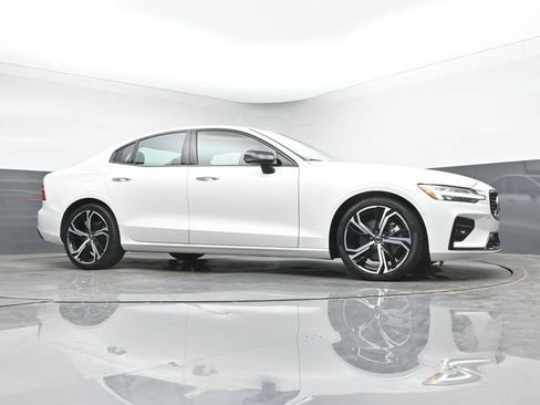 Used 2025 Volvo S60 B5 Plus FWD image 10