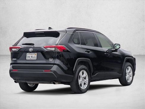 Used 2020 Toyota RAV4 XLE image 5