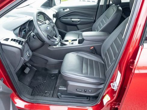 Used 2019 Ford Escape Titanium image 16