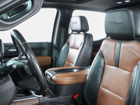 Used 2021 Chevrolet Silverado 1500 High Country image 27