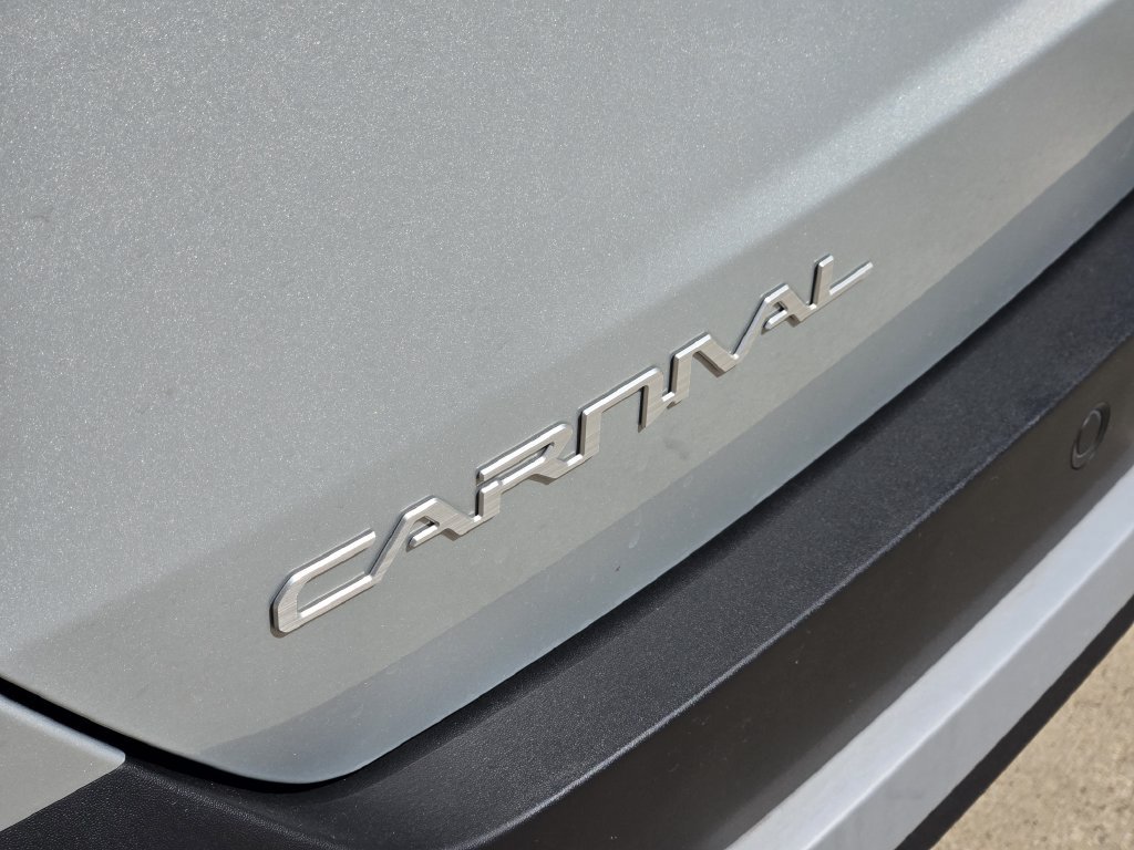 New 2026 Kia Carnival EX FWD image 8