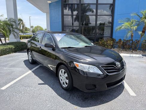 Used 2010 Toyota Camry LE FWD image 18