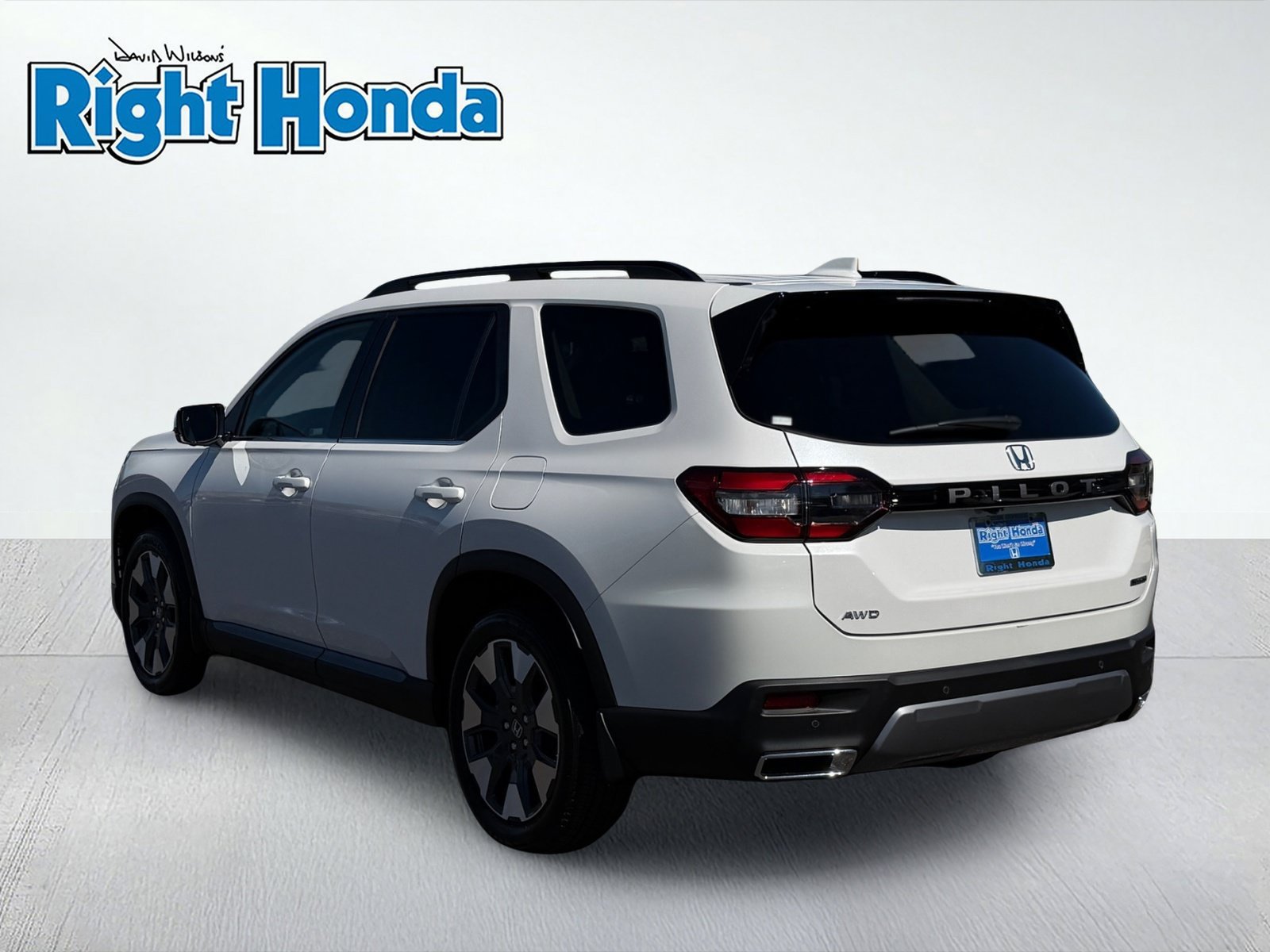 Used 2026 Honda Pilot Touring image 4