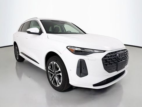 Used 2025 Audi Q5 Premium AWD/4WD image 1