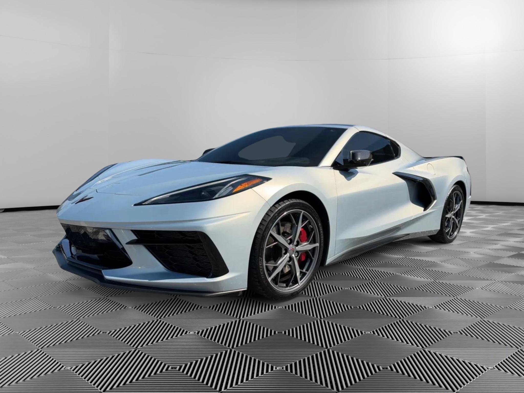 Used 2021 Chevrolet Corvette Stingray Premium Cpe w/ Z51 Performance Package RWD image 3