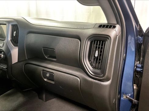 Used 2019 Chevrolet Silverado 1500 Custom w/ Custom Value Package image 13