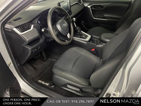 Used 2020 Toyota RAV4 LE image 18