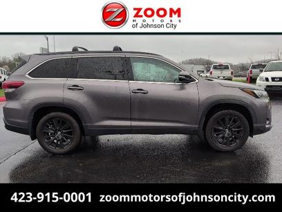 Used 2019 Toyota Highlander SE