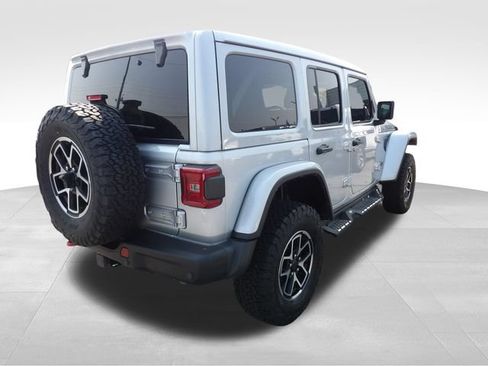 Used 2024 Jeep Wrangler Unlimited Rubicon AWD/4WD image 8