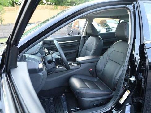 Certified 2025 Nissan Altima 2.5 SR w/ SR Premium Package FWD image 8