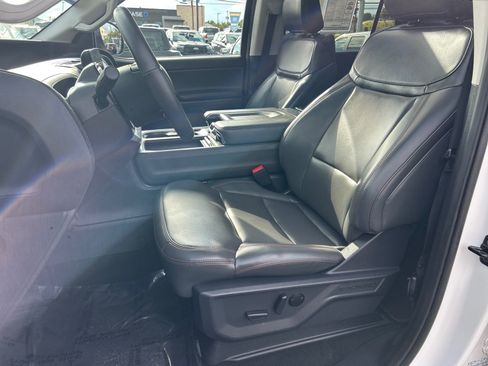 Certified 2025 Ford Expedition Active AWD/4WD image 8