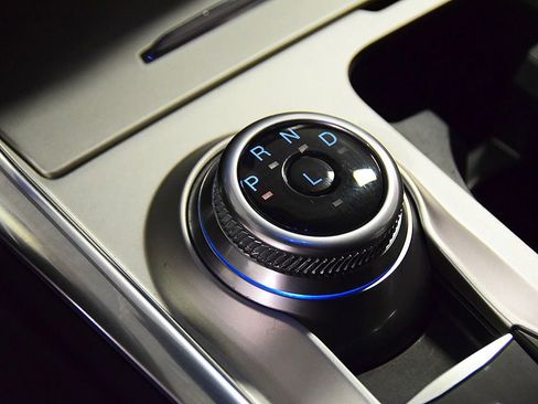 Used 2022 Ford Explorer XLT w/ Equipment Group 202A image 30