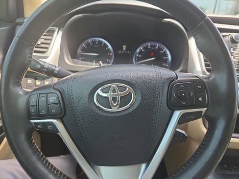 Used 2016 Toyota Highlander Limited Platinum AWD/4WD image 14