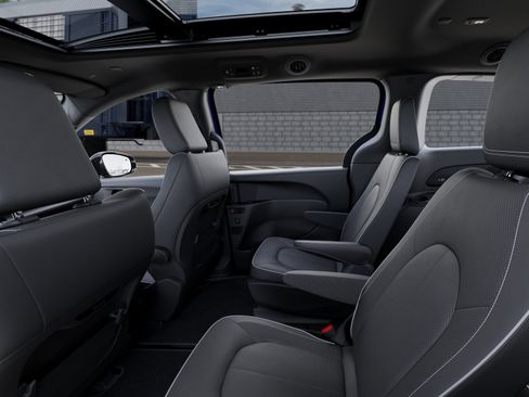 New 2027 Chrysler Pacifica Limited FWD image 23