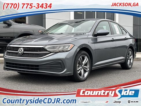 Used 2024 Volkswagen Jetta SE FWD image 1