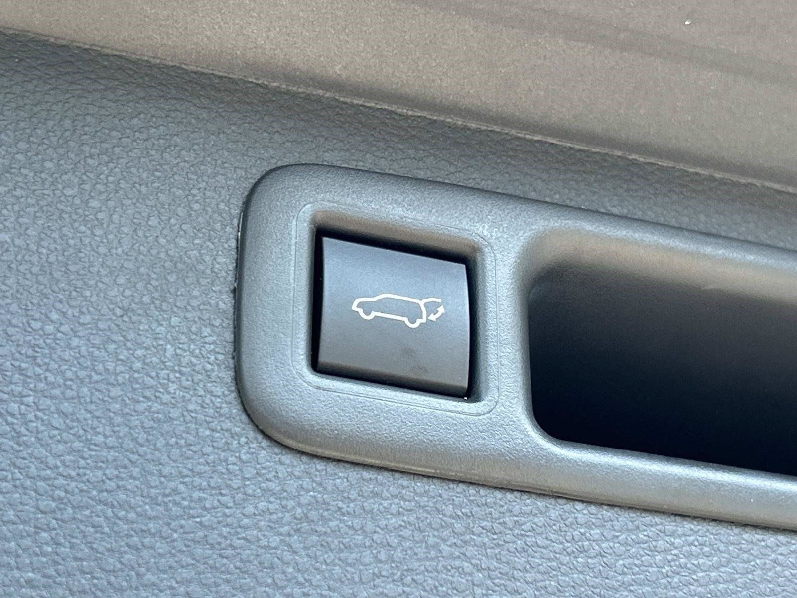 Used 2026 Toyota Highlander XLE AWD/4WD image 10