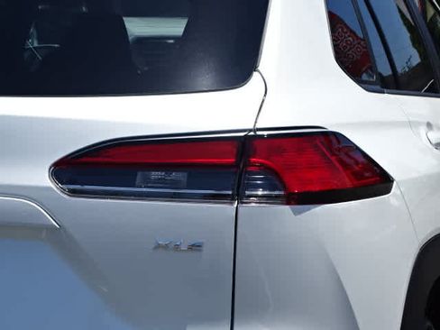 Certified 2023 Toyota Corolla Cross XLE FWD image 11